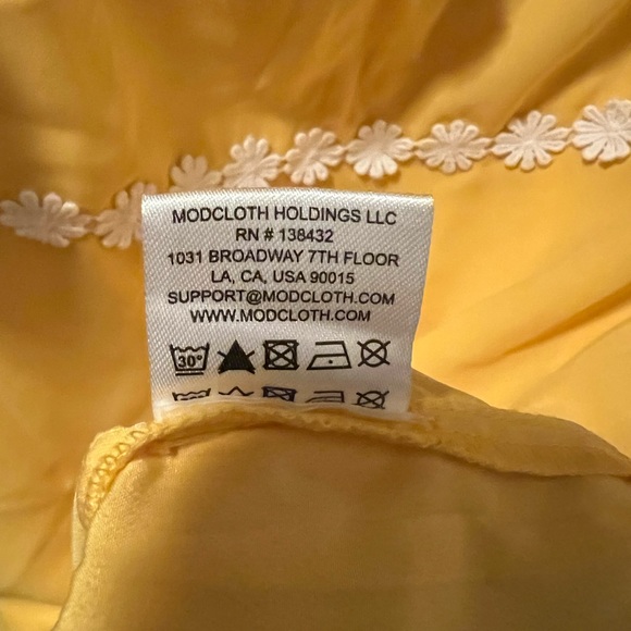ModCloth “How Sweet It Is” Yellow Short Sleeve Shift Dress 0 - Picture 6 of 6